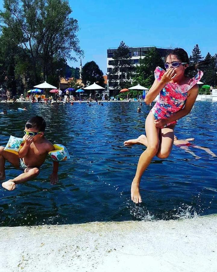 Apartman Park Lake Тузла Экстерьер фото